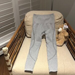 Women's High-Waisted Gray Leggings